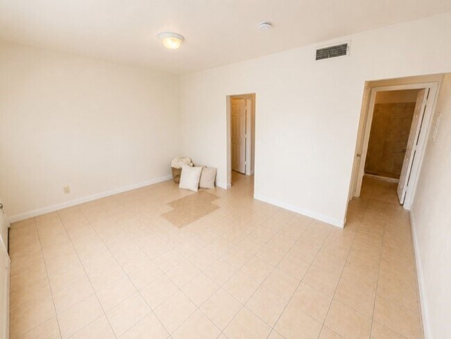 1229 W Pierce St Phoenix, AZ 85007 photo 3