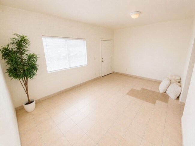 1229 W Pierce St Phoenix, AZ 85007 photo 4