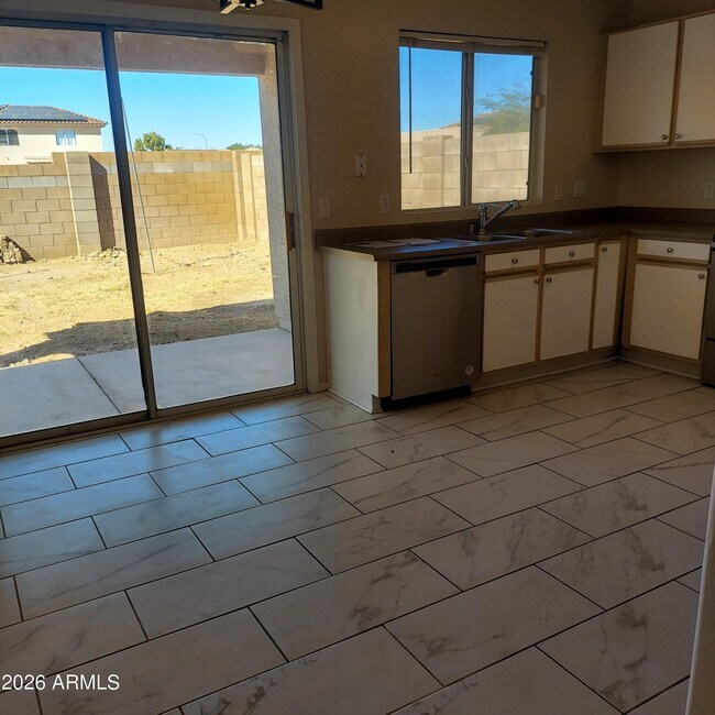 11922 N Olive St El Mirage, AZ 85335 photo 5