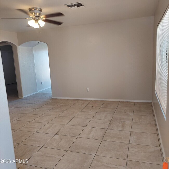 11922 N Olive St El Mirage, AZ 85335 photo 2
