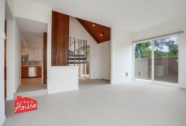 325 S Sierra Ave Solana Beach, CA 92075 photo 5