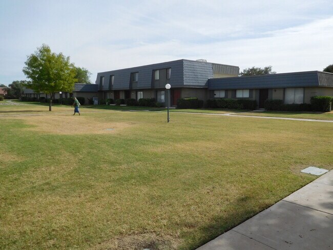 2022 W Highland Ave Phoenix, AZ 85015 photo 2