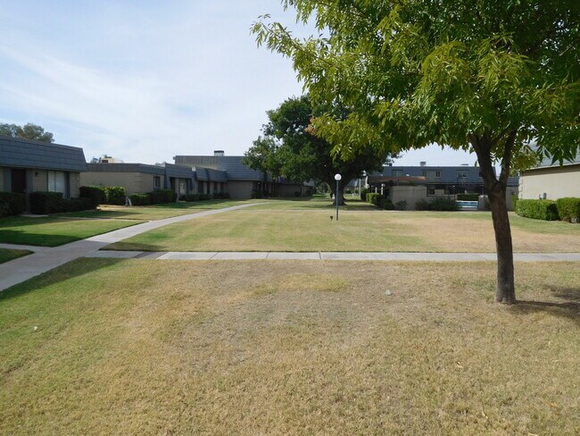 2022 W Highland Ave Phoenix, AZ 85015 photo 5