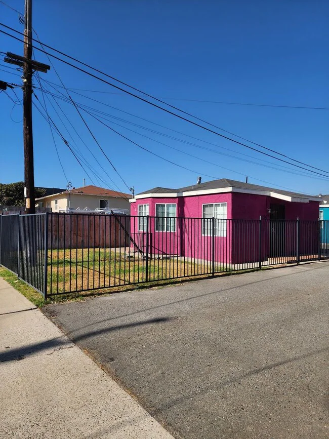 507 Palm Ave National City, CA 91950 photo 2