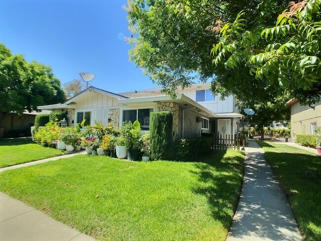 2BR/1BA Single Family House on Coy Dr · San Jose photo 2