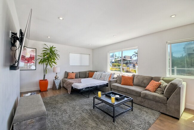 34 E I St Encinitas, CA 92024 photo 3
