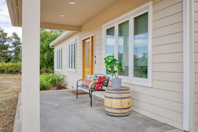 101 Genazzi Ln Petaluma, CA 94952 photo 2