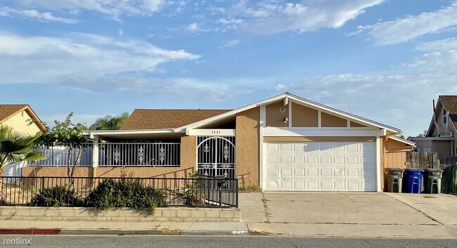 1527 Melody Ln El Cajon, CA 92019