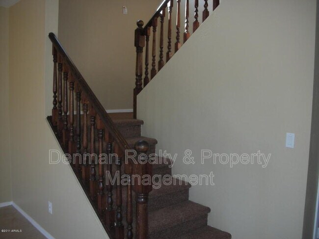 5725 S 32nd Ln Phoenix, AZ 85041 photo 4