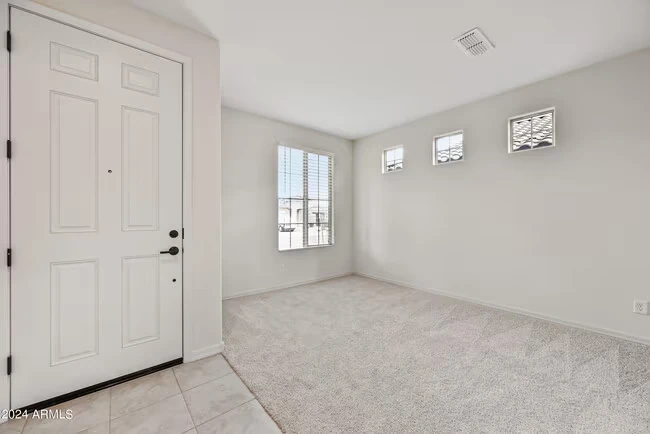 8961 W San Juan Ave Glendale, AZ 85305 photo 4