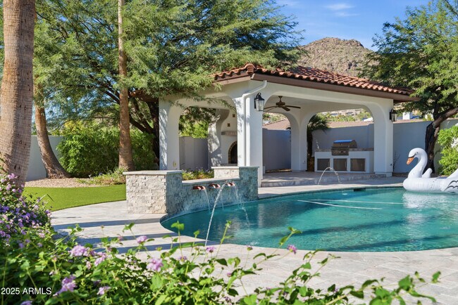 5828 E Cactus Wren Rd Paradise Valley, AZ 85253 photo 2
