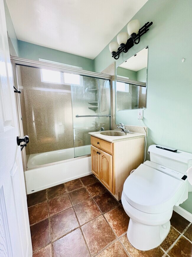 166 Rishell Drive Oakland, CA 94619 photo 5