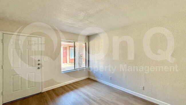 27 W Inglewood St Mesa, AZ 85201 photo 4