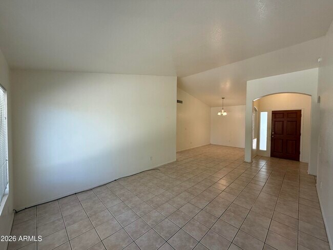 505 W Sereno Dr Gilbert, AZ 85233 photo 4