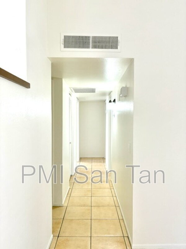 10 W Concorda Dr Tempe, AZ 85282 photo 4