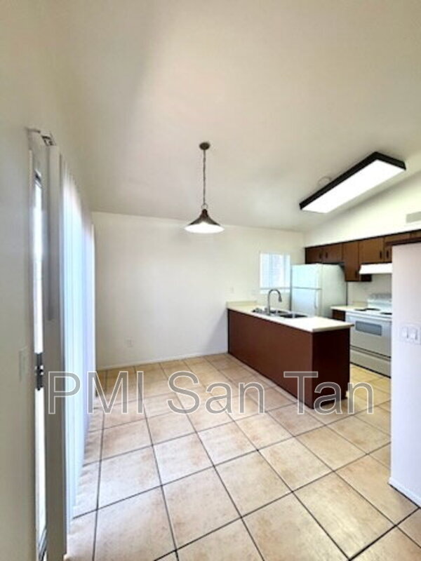 10 W Concorda Dr Tempe, AZ 85282 photo 2