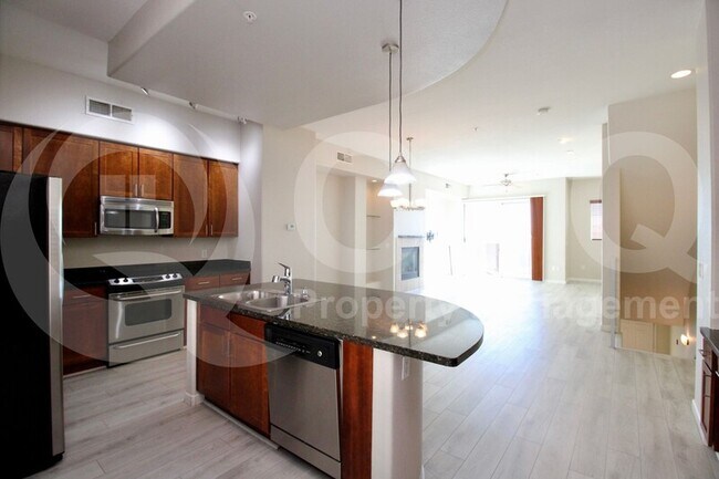 6605 N 93RD Ave Glendale, AZ 85305 photo 4