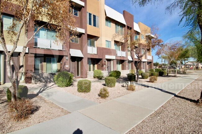6605 N 93RD Ave Glendale, AZ 85305 photo 2
