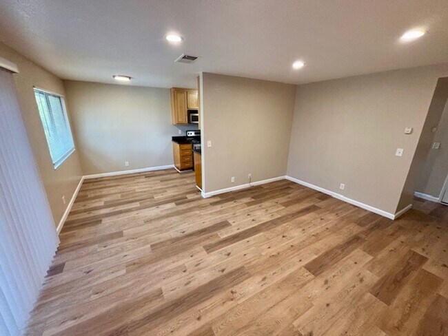 900 Cambridge Dr Benicia, CA 94510 photo 2