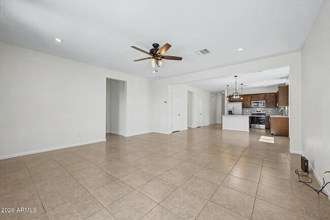 17865 W Daley Ln Surprise, AZ 85387 photo 4
