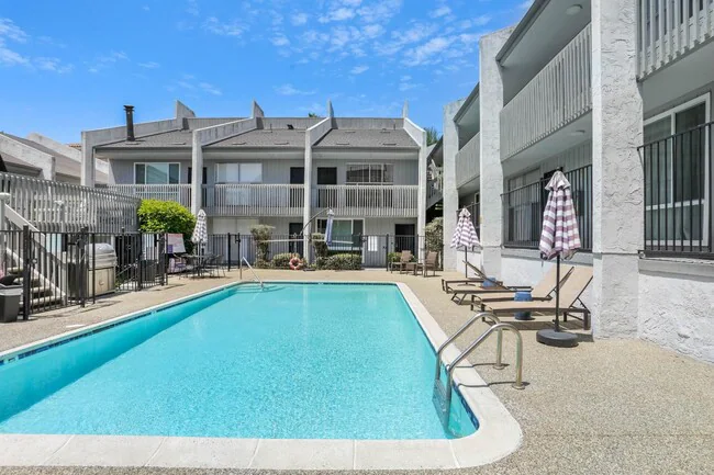 1124 Eureka St San Diego, CA 92110