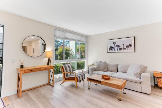 1124 Eureka St San Diego, CA 92110 photo 3