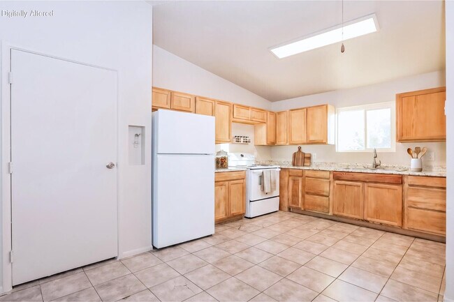 465 W Ivyglen St Mesa, AZ 85201 photo 2