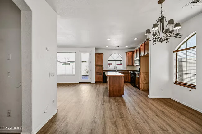 1808 E Dunbar Dr Phoenix, AZ 85042 photo 5
