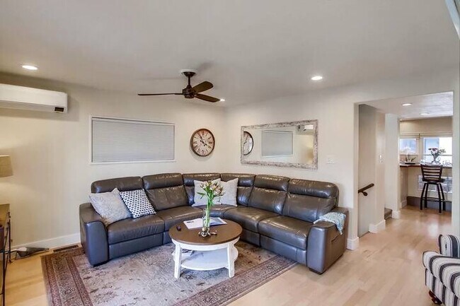815 Salem Ct San Diego, CA 92109 photo 3