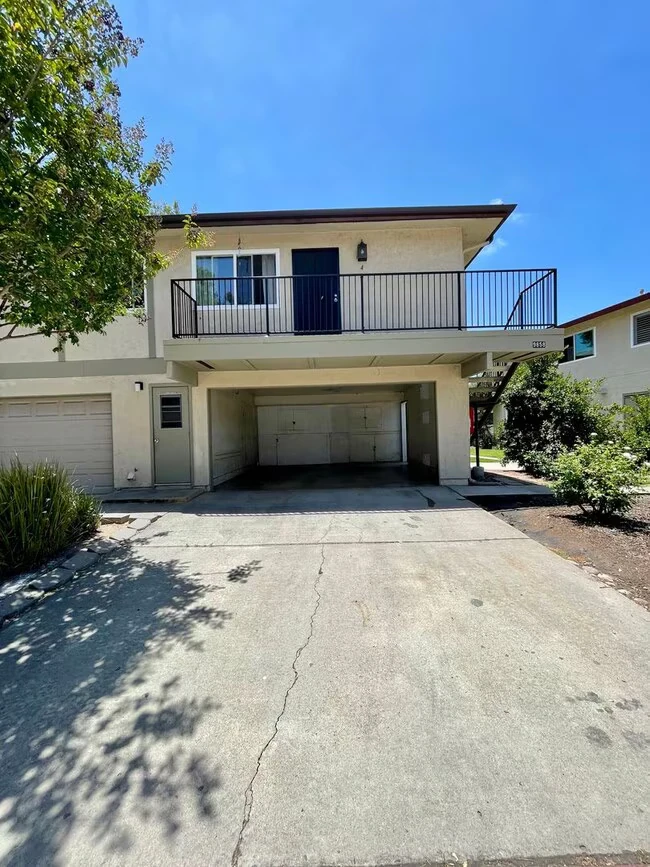 9858 Mission Vega Rd Santee, CA 92071
