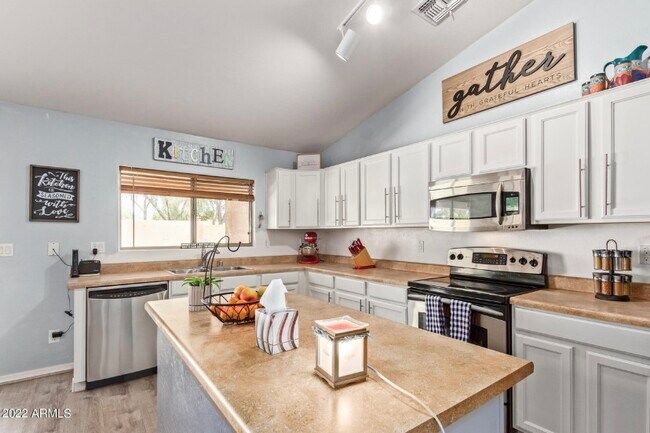 17424 W Rimrock St Surprise, AZ 85388 photo 5