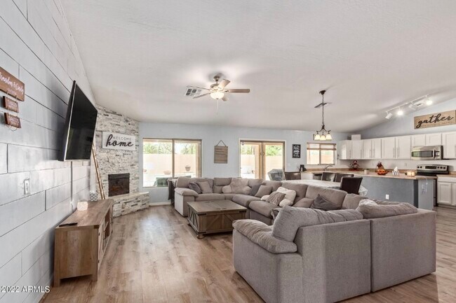 17424 W Rimrock St Surprise, AZ 85388 photo 4