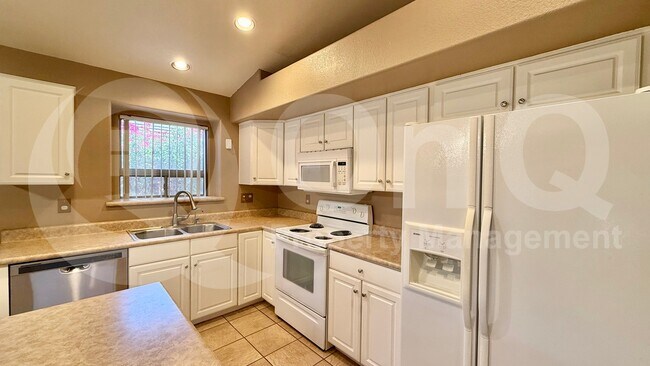 42259 W Chisholm Dr Maricopa, AZ 85138 photo 5
