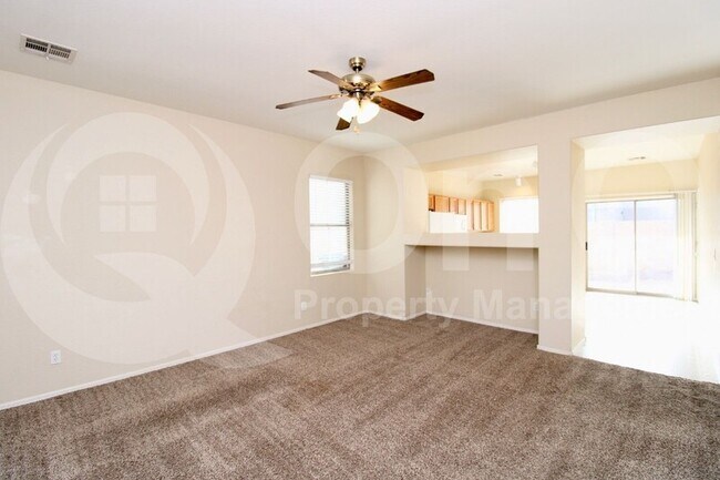 2040 S Falcon Dr Gilbert, AZ 85295 photo 5