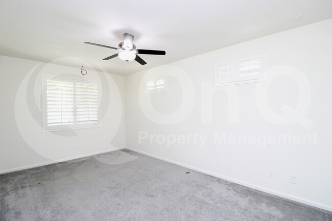 231 E Wisteria Dr Chandler, AZ 85286 photo 4