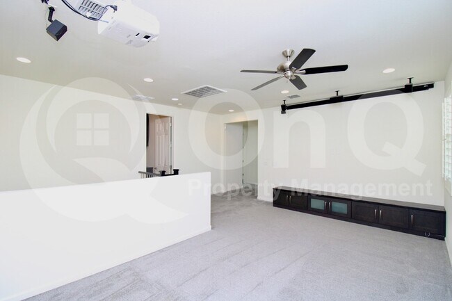231 E Wisteria Dr Chandler, AZ 85286 photo 5