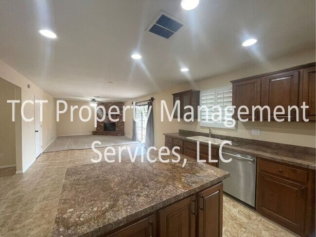 1209 E Hermosa Dr Tempe, AZ 85282 photo 4
