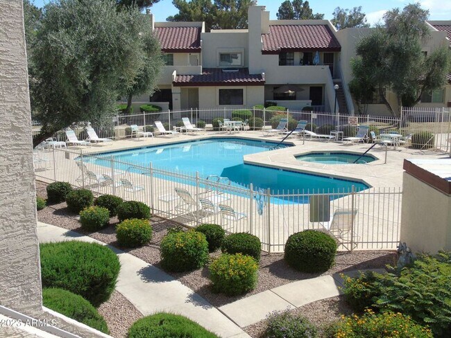 2020 W Union Hills Dr Phoenix, AZ 85027 photo 2