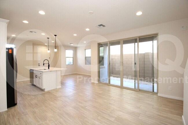 2918 N Clanton St Buckeye, AZ 85396 photo 4
