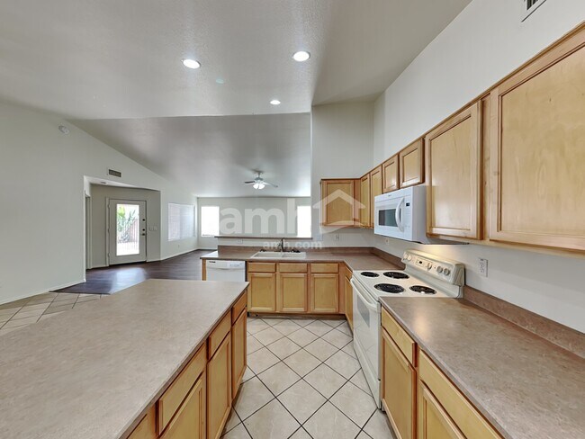 10845 E Wier Ave Mesa, AZ 85208 photo 3