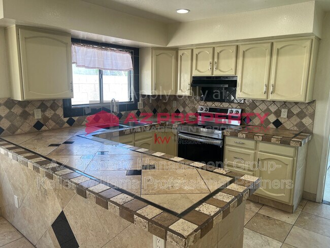 5431 W Cochise Dr Glendale, AZ 85302 photo 3