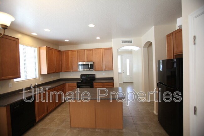2230 W Oyer Ln Phoenix, AZ 85085 photo 3