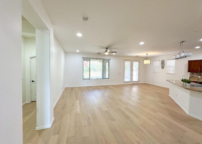 122 W Aster Dr Chandler, AZ 85248 photo 5