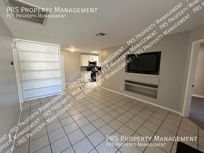 195 N Cottonwood St Chandler, AZ 85225 photo 4