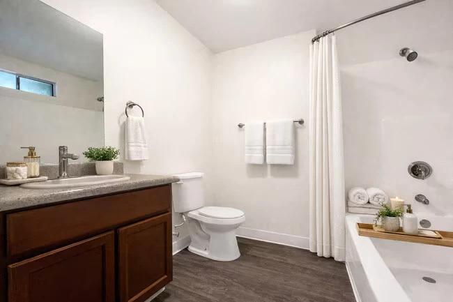 Creekside Villas Apartments photo 5