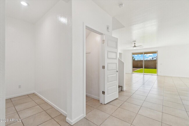 37292 Yellowstone Dr San Tan Valley, AZ 85140 photo 4