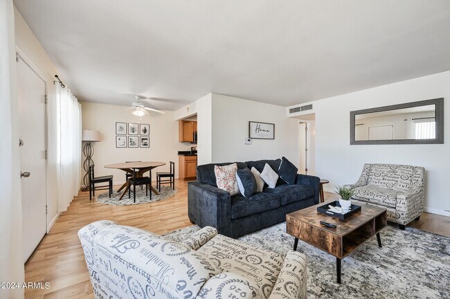 1702 W Tuckey Ln Phoenix, AZ 85015 photo 4