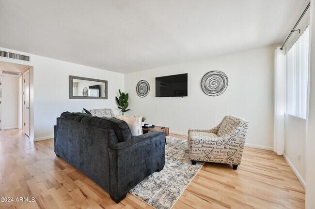 1702 W Tuckey Ln Phoenix, AZ 85015 photo 3