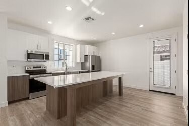 7621 E University Dr photo 4