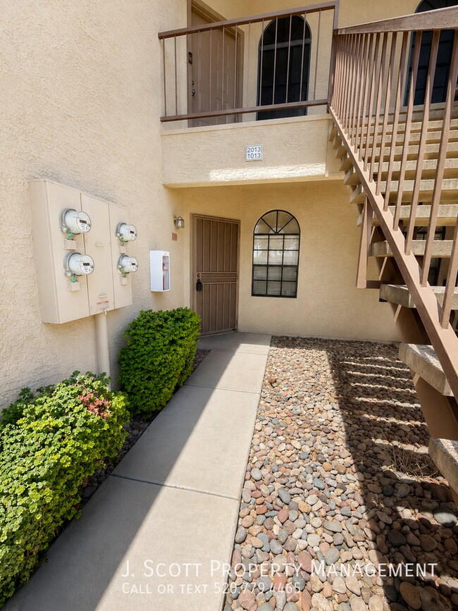 930 N Mesa Dr Mesa, AZ 85201 photo 2